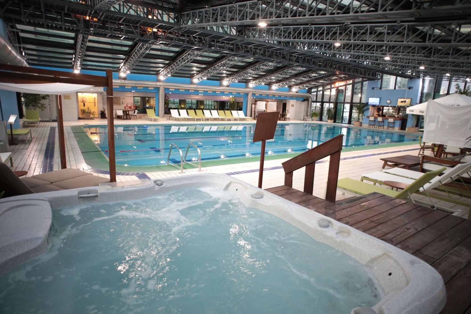 Radisson Montevideo Victoria Plaza Hotel ภายนอก รูปภาพ Spa